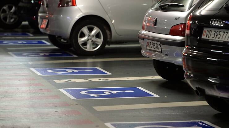 Le système d'exemption pour les personnes à mobilité réduite ne sera pas uniformisé au niveau national (image prétexte/archives).