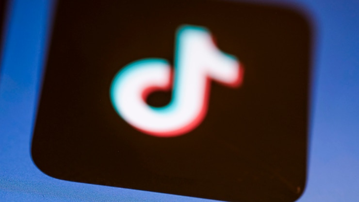 La Commission européenne a ouvert une enquête sur les systèmes de recommandation de TikTok, soupçonnés d'avoir été utilisés pour une "manipulation coordonnée" de l'élection présidentielle en Roumanie. (archive)