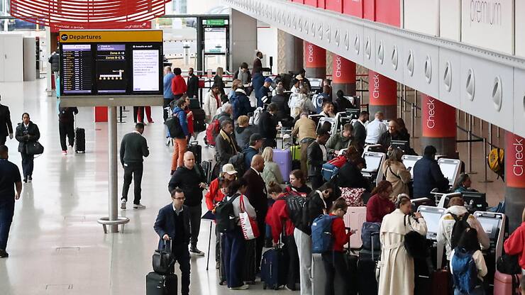 La fermeture de Heathrow a entraîné des perturbations en chaîne dans le trafic aérien mondial, avec de nombreux vols supprimés ou reroutés (archives).