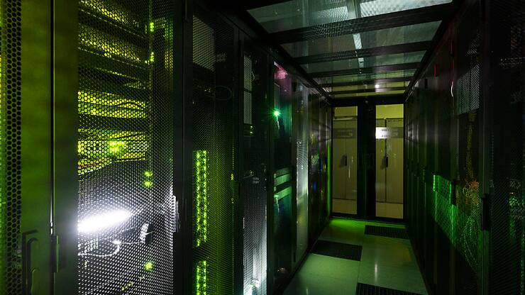 Entreprises et collectivités publiques font les beaux jours de l'industrie des TIC, investissant notamment dans la sécurisation de leurs infrastcructures informatiques. (archive)