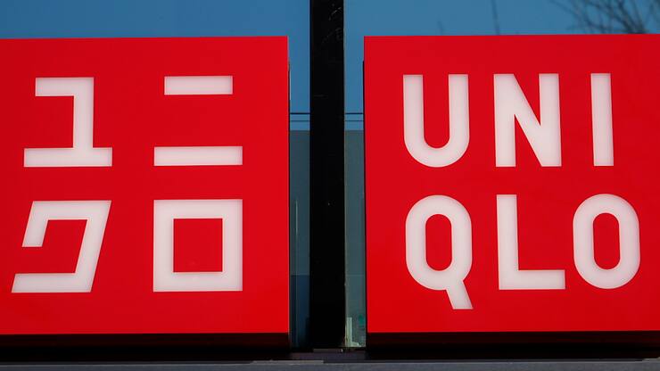Le champion nippon de l'habillement Fast Retailing, qui détient notamment la marque Uniqlo, a vu son bénéfice net bondir de 19,2% sur un an à 233,5 milliards de yens au 1er semestre 2024-25 (archives).