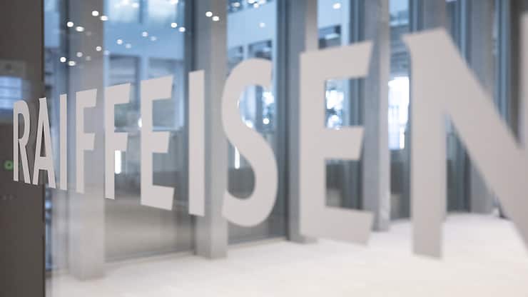 Après six années à la tête de l'entreprise, M. Huber a démissionné à la mi-décembre pour devenir président de la Banque cantonale des Grisons en juillet 2025.