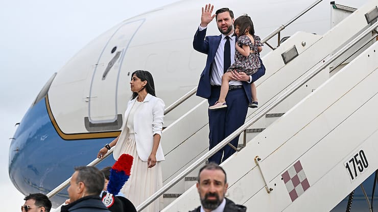 Le séjour de JD Vance en Italie marque son retour en Europe pour la première fois depuis son discours polémique en février à Munich.