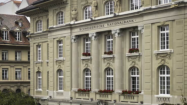 Si les stocks d'or de la BNS, soutenus par l'envolée du prix du métal précieux depuis plusieurs semaines, ont généré une plus-value en hausse, les réserves en devises étrangères, pénalisées par l'envolée du franc, ont affiché une perte (archives).