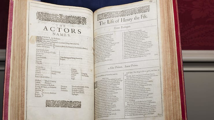 Ce Premier Folio de William Shakespeare, contient 36 pièces de l'écrivain: il s'agit de l'un des quatre folios qui seront mis en vente chez Sotheby's à Londres le 23 mai.
