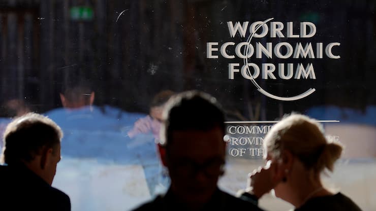La direction actuelle du WEF veut s'engager pour que le forum reste à Davos après la démission de son fondateur (archives)
