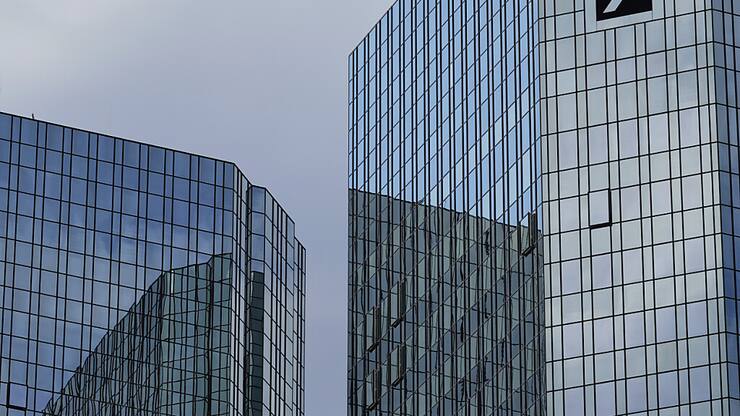 La banque d'investissement a amélioré son résultat imposable de 22% sur un an, à 1,5 milliard, de même que la banque des entreprises (+3%) malgré un léger recul des recettes et celle de détail (+43%), enfin la gestion d'actifs (+67%).