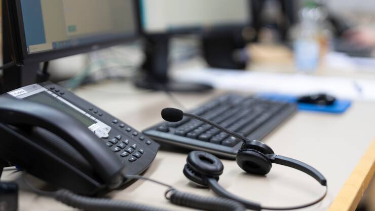 Le National a refusé d'interdire, dans l'assurance maladie, les commissions des courtiers externes, qui travaillent notamment via démarchage téléphonique (image d'illustration).