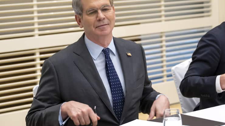 Le secrétaire américain au Trésor Scott Bessent doit aborder la possibilité d'une désescalade avec le vice-Premier ministre chinois He Lifeng.