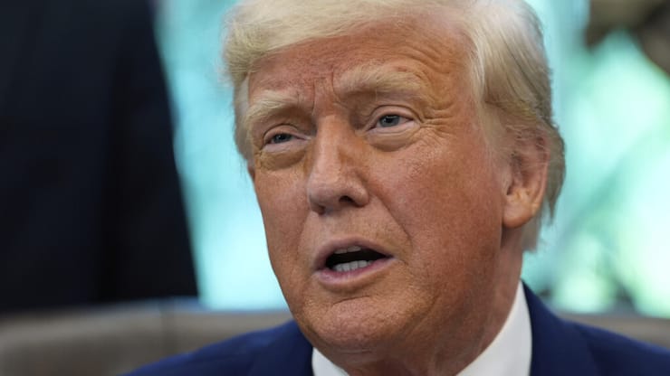 Donald Trump s'est félicité samedi des "grands progrès" accomplis lors de pourparlers sur les droits de douane  à Genève.