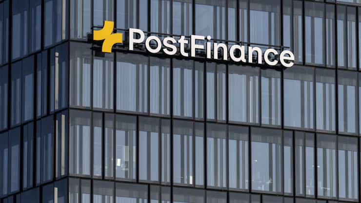 A fin mars, la fortune cumulée des clients de PostFinance culminait à 107,09 milliards, contre 106,64 milliards douze mois plus tôt (archives).