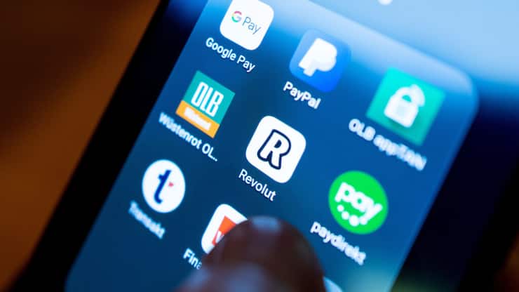 Revolut, a annoncé le lancement de distributeurs automatiques de billets en Espagne, sur lesquels il sera aussi possible d'ouvrir un compte ou d'obtenir une carte bancaire. (archives)