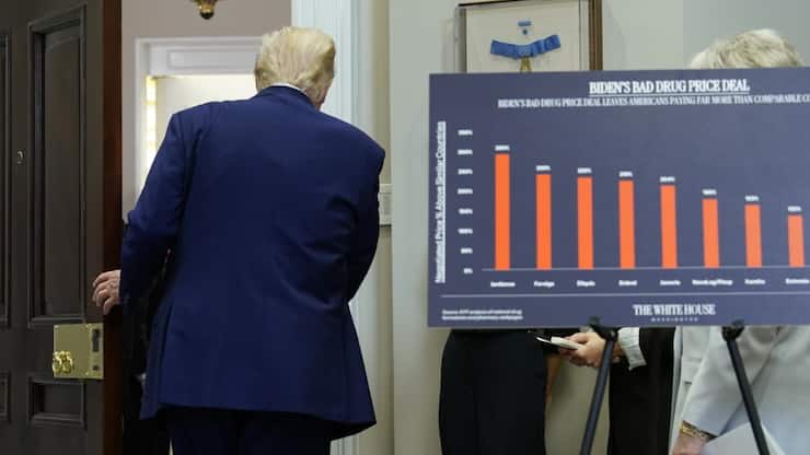 Après un mois de mars record, le déficit commercial des Etats-Unis a été divisé par plus de deux au mois d'avril. Ici, Donald Trump à la Maison Blanche.