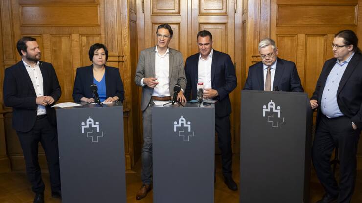 Les représentants de six partis, de l'UDC à la gauche, ont plaidé en faveur de la loi sur l'identité électronique à Berne.