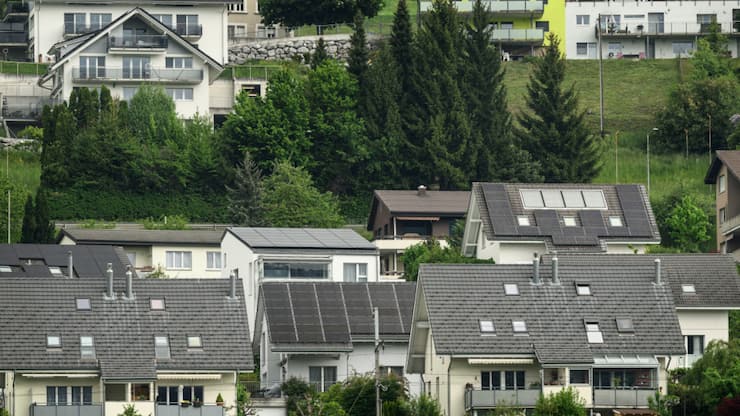 L'équivalent d'un toit sur trois serait nécessaire pour garantir un approvisionnement solaire de base financé par l'Etat, selon les chercheurs de l'Empa (photo symbolique).