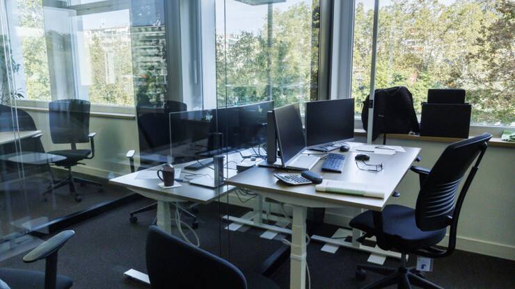 Par région, les cantons de Saint-Gall, Soleure et Bâle-Ville ont enregistré le plus grand nombre de faillites. À l'inverse, les dépôts de bilan ont diminué dans les cantons de Bâle-Campagne, Glaris, Obwald et Appenzell Rhodes-Extérieures.