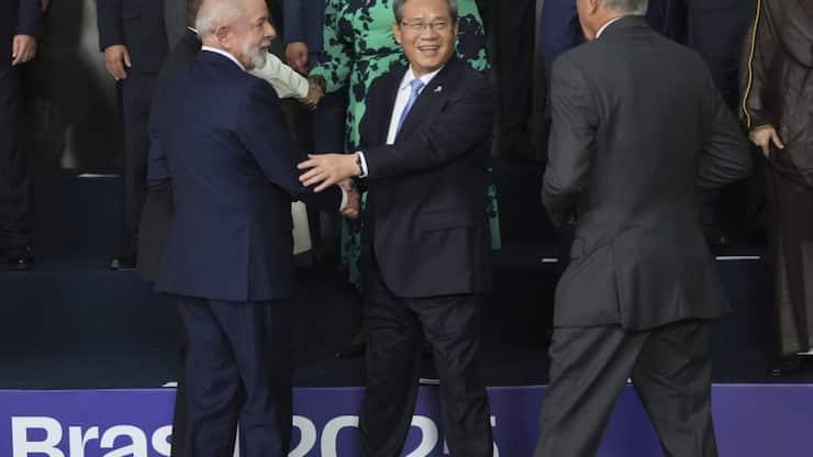 En réponse à la menace de Donald Trump visant les Brics, Pékin a affirmé lundi que le bloc ne cherchait pas "la confrontation" au sujet des droits de douane.