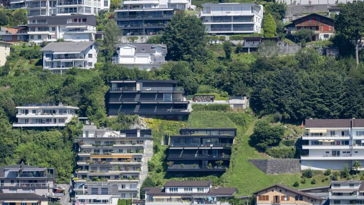 A l'instar des cantons, à l'exception de Genève (-1,9%), la tendance annuelle des loyers proposés en milieu urbain demeure néanmoins à la hausse, en particulier à Lucerne (+5,0%) et à Zurich (+3,5%).