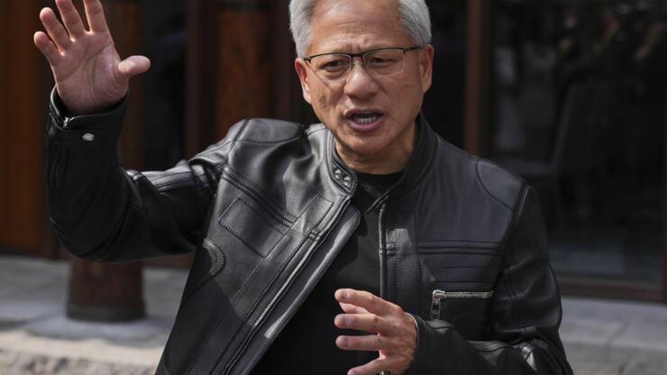 "Nous avons évoqué (...) le fait que la Chine accueille favorablement les entreprises étrangères souhaitant y investir et s'y implanter" a déclaré Jensen Huang devant la presse à Pékin.