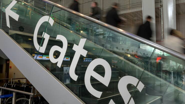 Si Bâle-Mulhouse a battu son record quotidien de passagers vendredi dernier, l'aéroport de Genève attend lui son pic de voyageurs estival les deux prochains dimanches et le 1er Août.