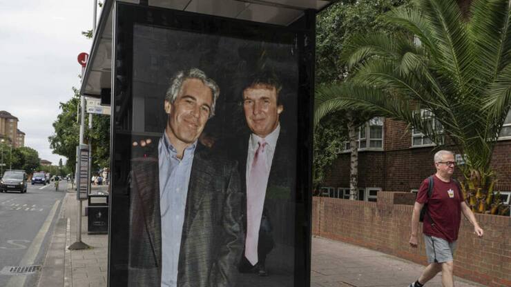 De vraies images montrant Jeffrey Epstein et Donald Trump côte à côte existent (archives).