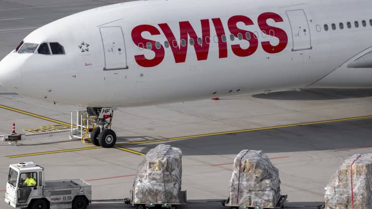 Des pénuries persistantes d'avions, de moteurs et de pilotes, ont également pesé sur le résultat semestriel de Swiss. (archive)