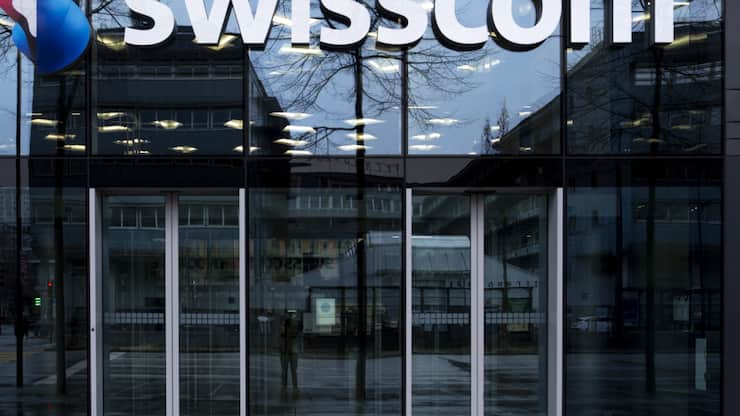 Swisscom a continué à pâtir au premier semestre de l'érosion de ses activités en Suisse. (archive)