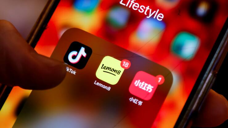 Dans plus de la moitié des familles en Suisse, l&#8217;utilisation d&#8217;Internet par les enfants est un sujet de discorde (photo d'illustration).