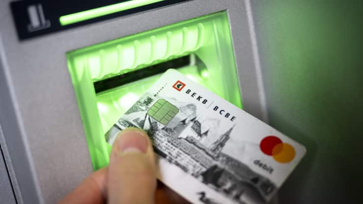 Pour 2025 dans sa globalité, l'établissement bernois souligne une situation économique mondiale qui "apporte son lot d'incertitudes", sans donner de précisions chiffrées. "La persistance des taux bas et la volatilité élevée des marchés financiers donneront du fil à retordre dans les mois à venir."