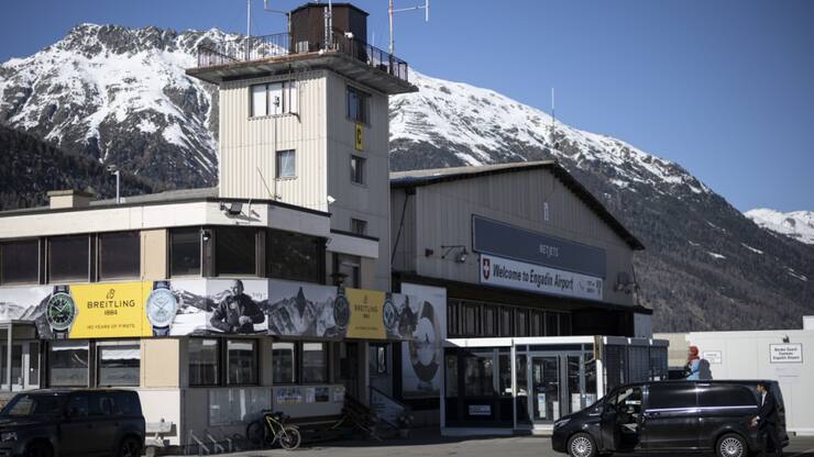 La population de Haute-Engadine a validé dimanche l'extension de l'aéroport régional de Samedan. Un crédit d'engagement de 38 millions a notamment été approuvé (archives).
