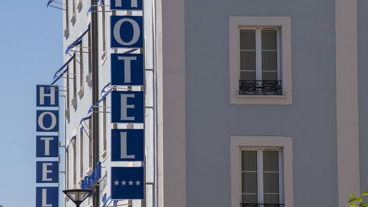 Le mois de juillet devrait donc participer à la croissance du secteur affichée depuis le début de l'année. De janvier à juin, l'hôtellerie suisse a enregistré 20,4 millions de nuitées, en hausse de 1,4%.