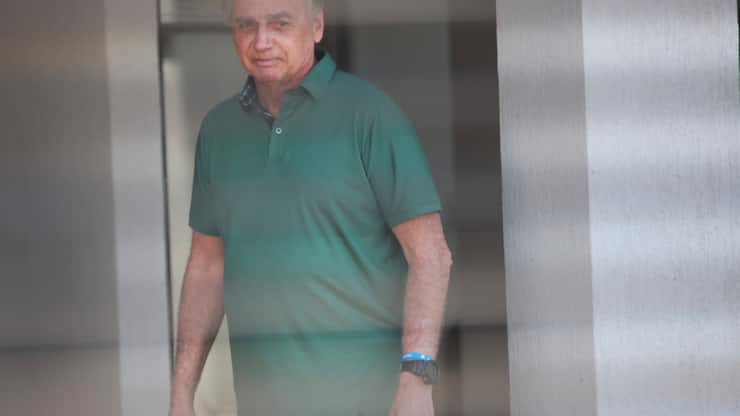 A 70 ans, l'ancien président brésilien Jair Bolsonaro risque jusqu'à 43 ans de prison.