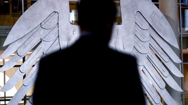 Cet optimisme prudent des milieux financiers s'explique par les risques qui "demeurent importants, en raison de l'incertitude autour de la politique douanière américaine et de l'+automne des réformes+" que s'apprête à lancer le gouvernement allemand, commente Achim Wambach, président du ZEW.