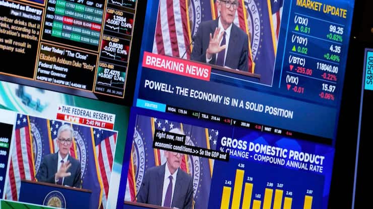 Les investisseurs s'attendent majoritairement à ce que la Réserve fédérale avance à petits pas, en commençant par baisser ses taux d'un quart de point de pourcentage (ils sont dans une fourchette entre 4,25% et 4,50%).