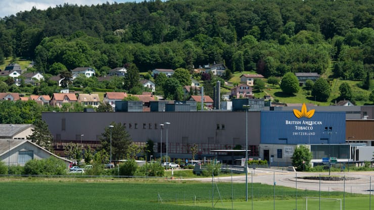 L'annonce à l'automne 2022 de la fermeture de l'usine BAT de Boncourt, anciennement Burrus, avait causé une onde de choc dans le canton du Jura (archives).