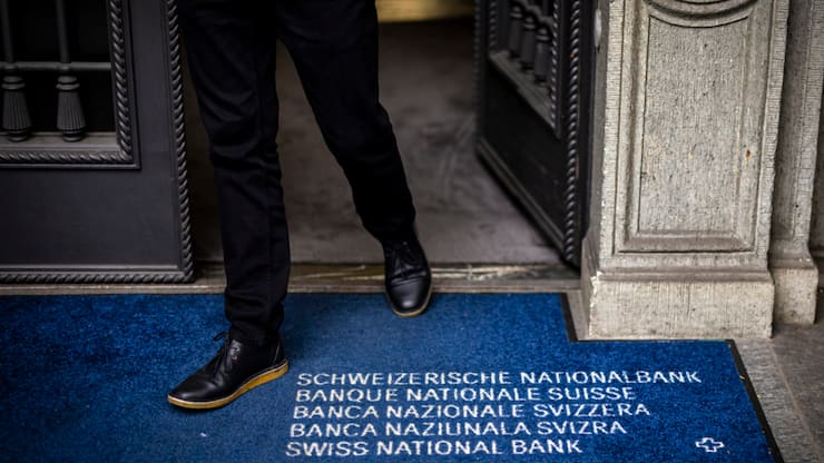 Cette baisse n'entraîne pas de changement dans le cap suivi par la politique monétaire et a pour objectif de soutenir l'activité sur le marché monétaire, précise la BNS.