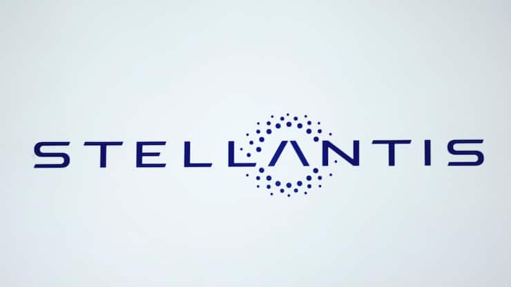 Ces décisions s'ajoutent à la récente annonce de Stellantis de mettre à l'arrêt trois semaines en octobre son usine de Poissy (Yvelines) et au chômage partiel ses 2000 salariés (archives).