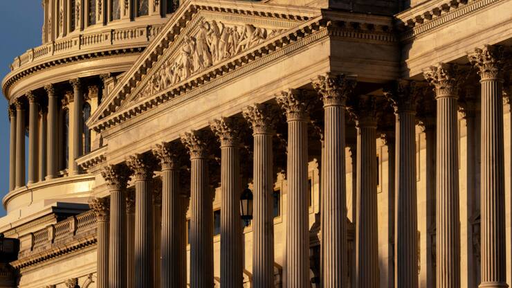 La publication du rapport mensuel sur l'emploi aux Etats-Unis n'a pas eu lieu en raison de l'arrêt d'une partie des services publics. Ici, le Capitole à Washington. (archive)