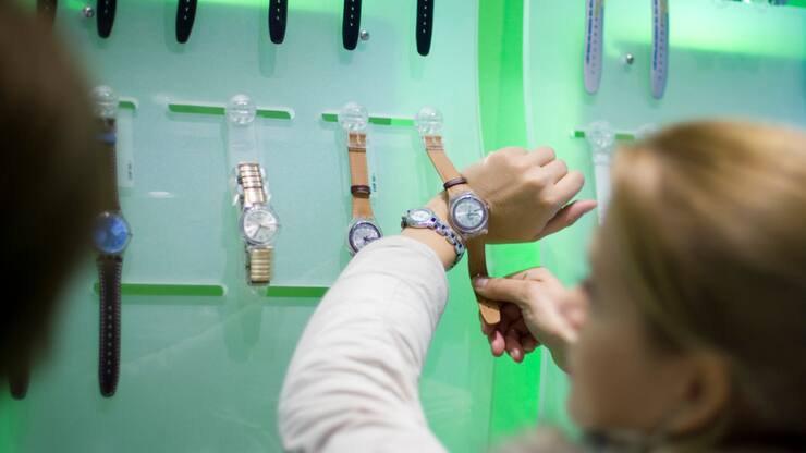 Plus de 60% des consommateurs interrogés par Deloitte ont déclaré acheter leurs montres en magasin, 38% d'entre eux préférant les magasins multimarques. (archive)