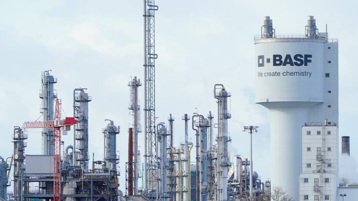 La branche Coatings de BASF, qui représentait 6% du chiffre d'affaires du groupe en 2024, a été mise à mal par la crise de l'industrie automobile (archives).