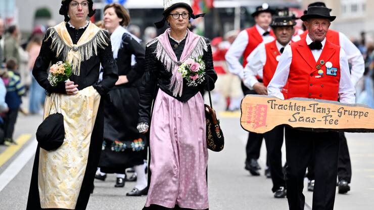 Plus de 700 Valaisans et Valaisannes ont représenté leur canton lors du défilé de l'OLMA à Saint-Gall.