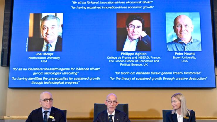 Le prix Nobel d'économie 2025 a été décerné à l'Américano-Israélien Joel Mokyr, au Français Philippe Aghion et au Canadien Peter Howitt pour leurs travaux sur l'impact des nouvelles technologies sur la croissance économique (photo).