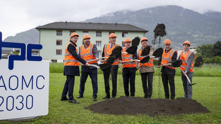 Le 22 mai, Fabrice Thétaz (président Monthey), Grégoire Praz (directeur TPC), Martin von Kaenel (directeur adjoint OFT), Franz Ruppen (conseiller d'Etat), Olivier Français, (président TPC), Olivier Turin (président Collombey-Muraz) et Edouard Thebault (chef projet) avaient lancé le chantier.