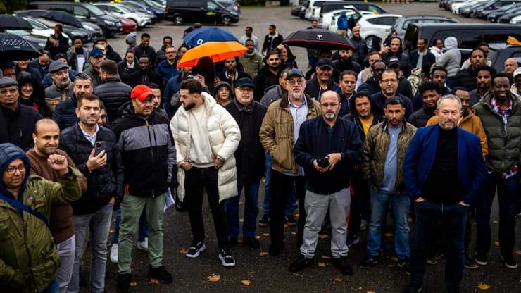 Des chauffeurs Uber ont mené lundi à Zurich une action de protestation, dans le but d'obtenir des améliorations à leurs conditions de travail comme dans le canton de Genève.