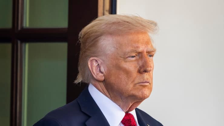 Donald Trump a annoncé lundi qu'il se rendrait en Chine au début de l'année prochaine afin de rencontrer le président Xi Jinping.