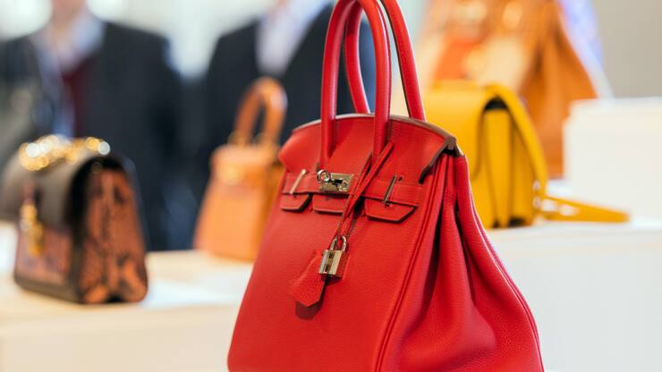 Les ventes de la maroquinerie-sellerie, coeur de métier d'Hermès, sont en hausse de 8,1% à 1,7 milliard d'euros, notamment soutenues par "la forte demande" pour les sacs Birkin ou Kelly. (archive)