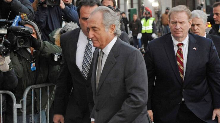 La fraude pyramidale -"à la Ponzi"- de Bernard Madoff, figure de la finance new-yorkaise, consistait à piocher dans les dépôts de ses nouveaux clients pour rétribuer ou rembourser des investisseurs plus anciens. (archive)