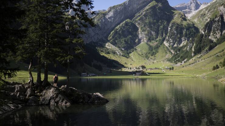 Malgré l'emplacement isolé du lac de Seealp, dans le canton d'Appenzell Rhodes-Intérieures, des produits chimiques liés aux pneus ont été détectés dans ses sédiments (archives).