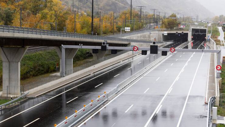 La tranchée couverte de Rarogne est l'un des ouvrages clés mis en service lundi 27 octobre dans le cadre de de l'inauguration du tronçon de l'A9 entre Gampel-Steg et Viège Ouest.
