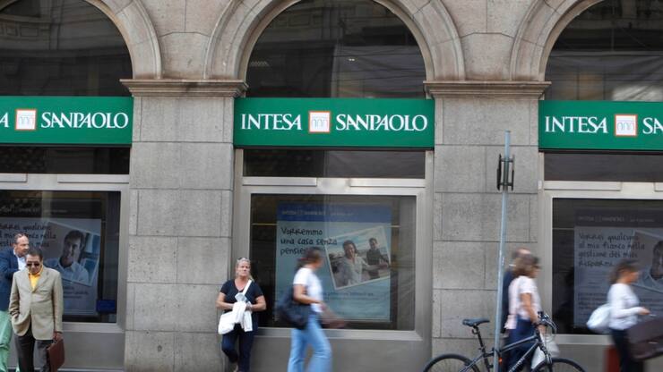 Intesa Sanpaolo prévoit de distribuer 3,2 milliards d'euros d'acompte de dividendes à ses actionnaires dès novembre. (archives)